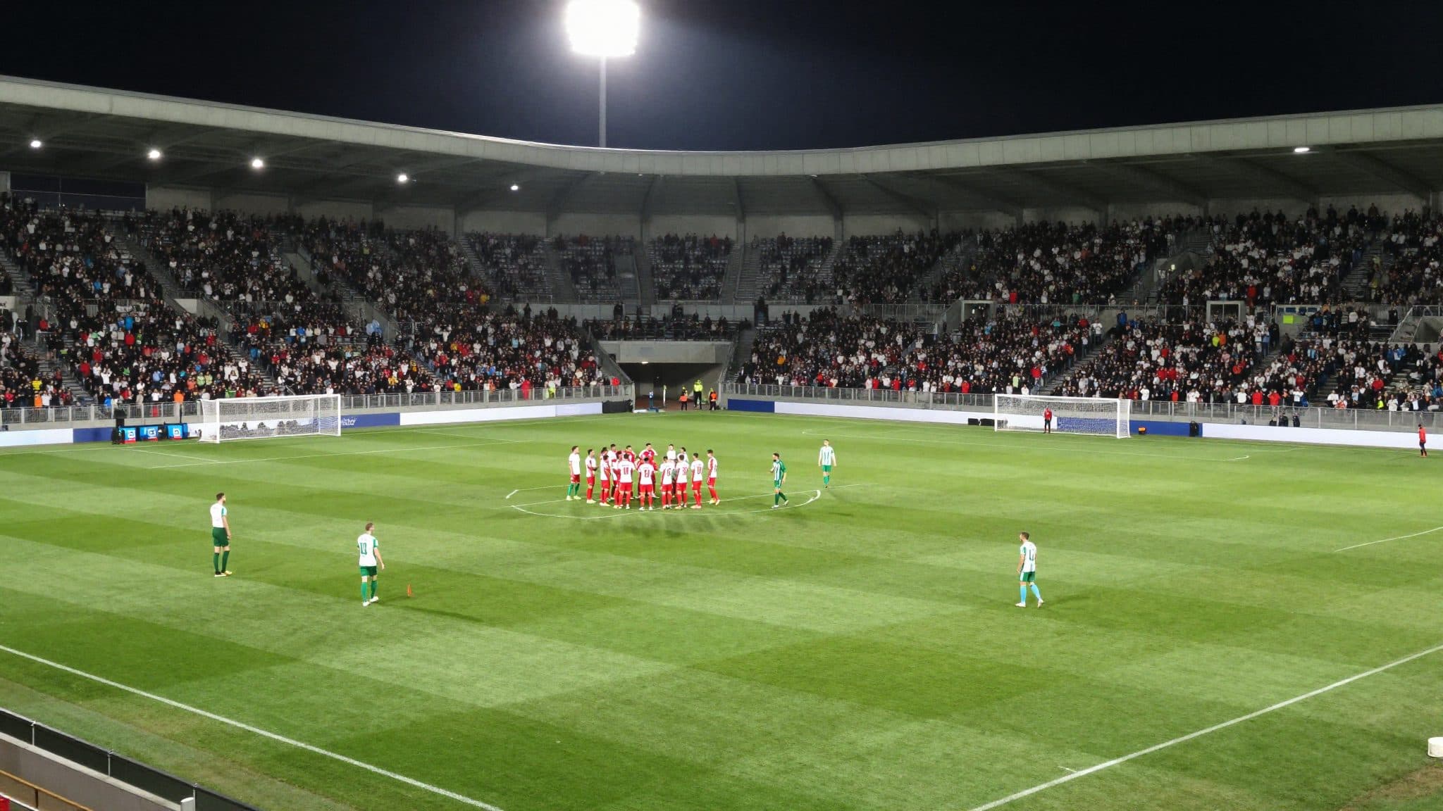 Österreich rettet sich in der Nachspielzeit und steht im WM-Achtelfinale