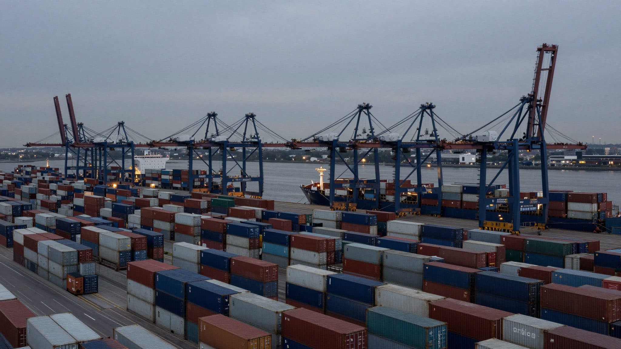 Hapag-Lloyd steigt über Tochter HGT beim Hamburger Eurogate-Terminal ein