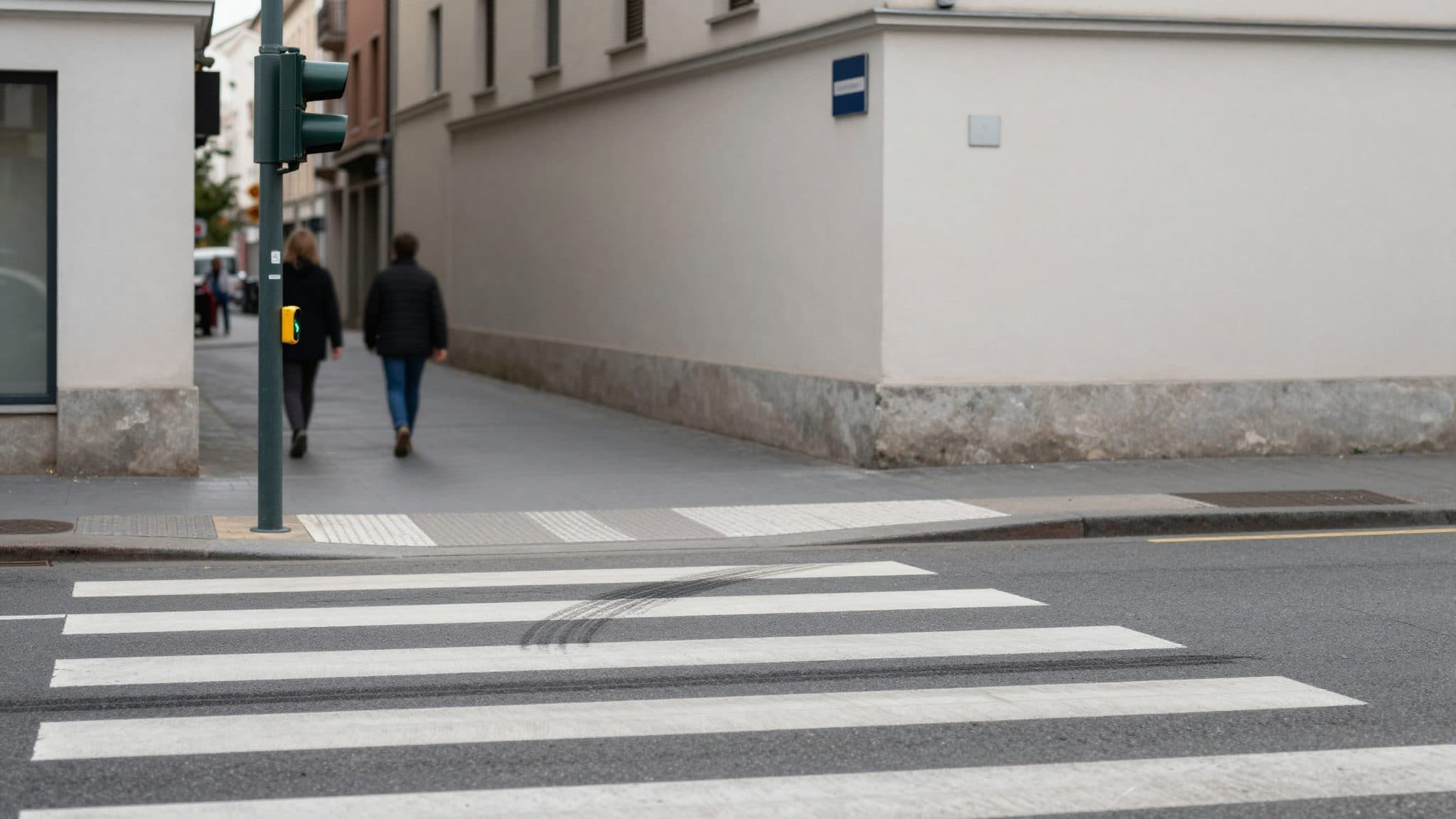 Dreijähriger wird in Steyr von Auto erfasst und ins Spital gebracht