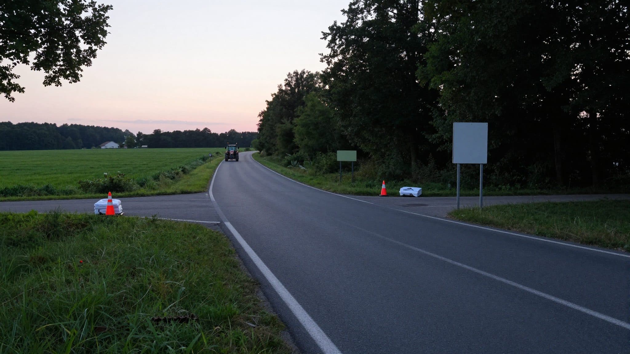 Tödlicher Motorradunfall in Gutau: 22-Jähriger kollidiert mit Traktor
