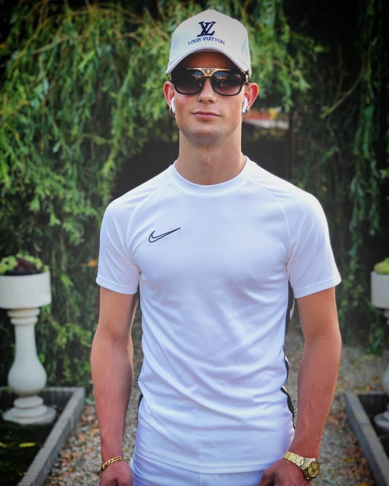 Angelino F. Michels Nike