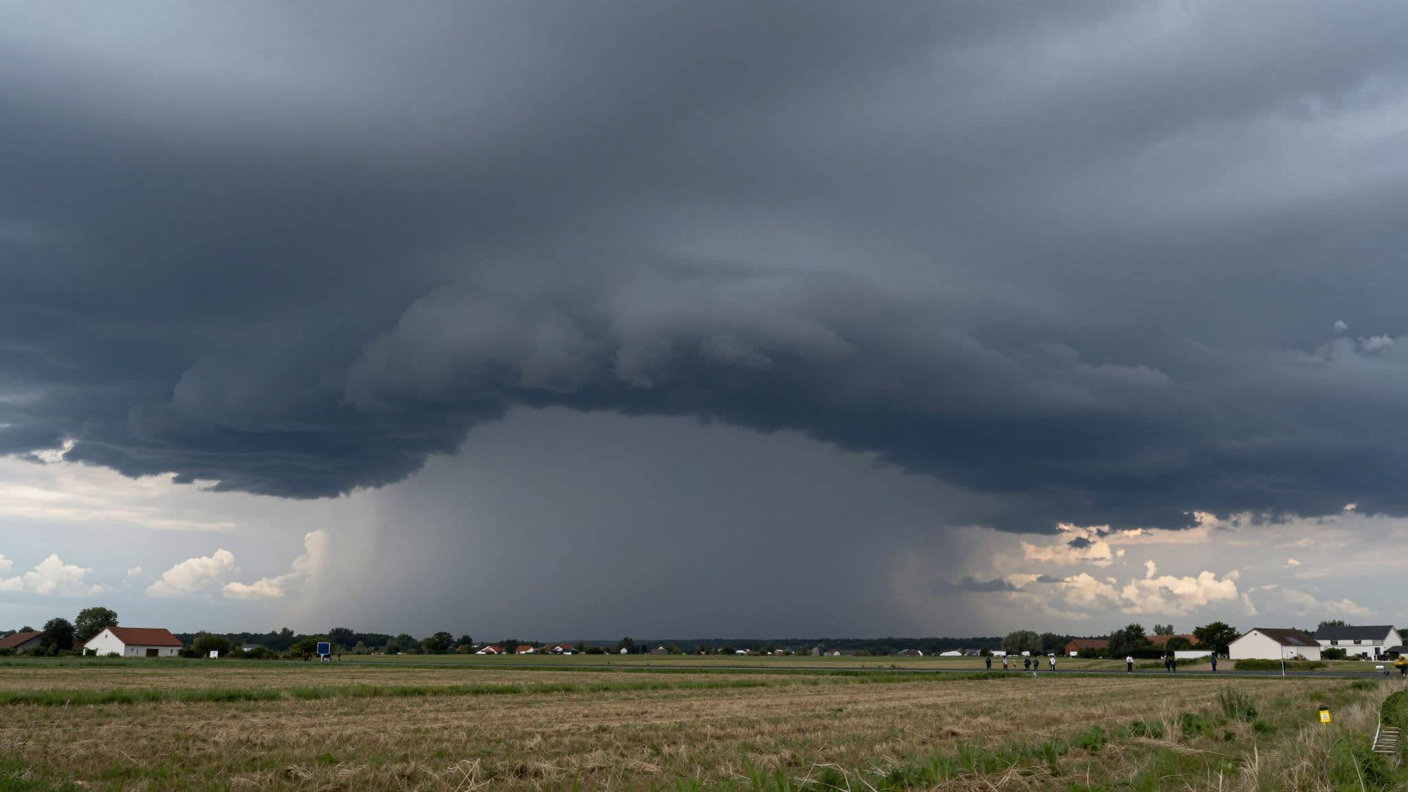 DWD warnt vor weiteren schweren Gewittern mit Starkregen und Hagel