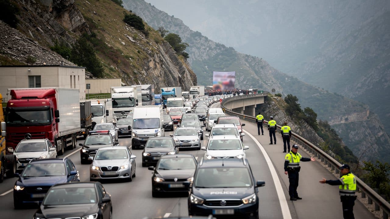 ADAC warnt Autofahrer: Brenner komplett gesperrt – Bayern sieht „pure Schikane“